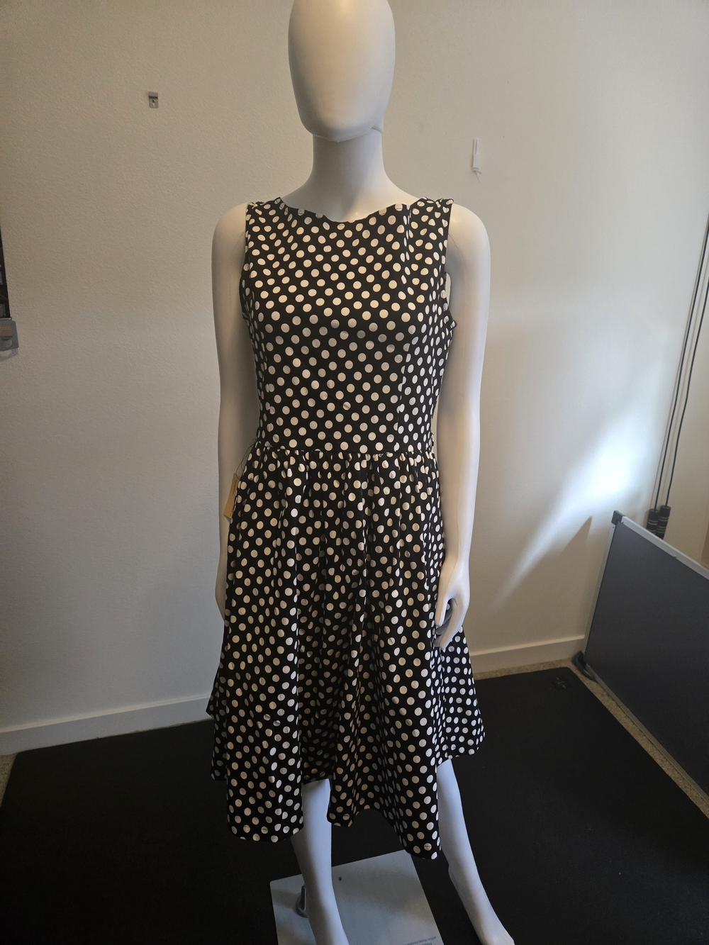 Lindy Bop Black & White Polka Dot Sleeveless Midi Dress